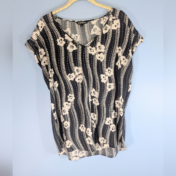 Express Navy/Cream V-Neck Dolman Sleeve Top - Picture 2 of 6